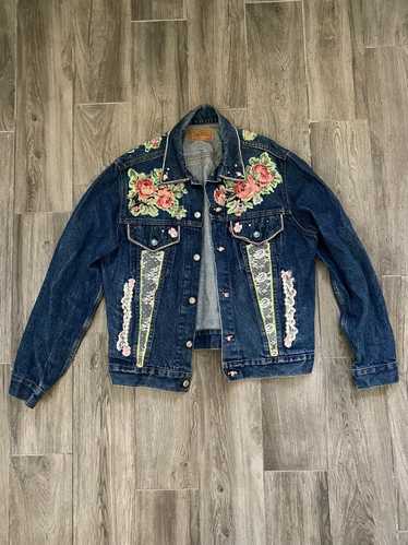 NWT Women's Custom Levi's jean Astros jacket w/ patches & pins