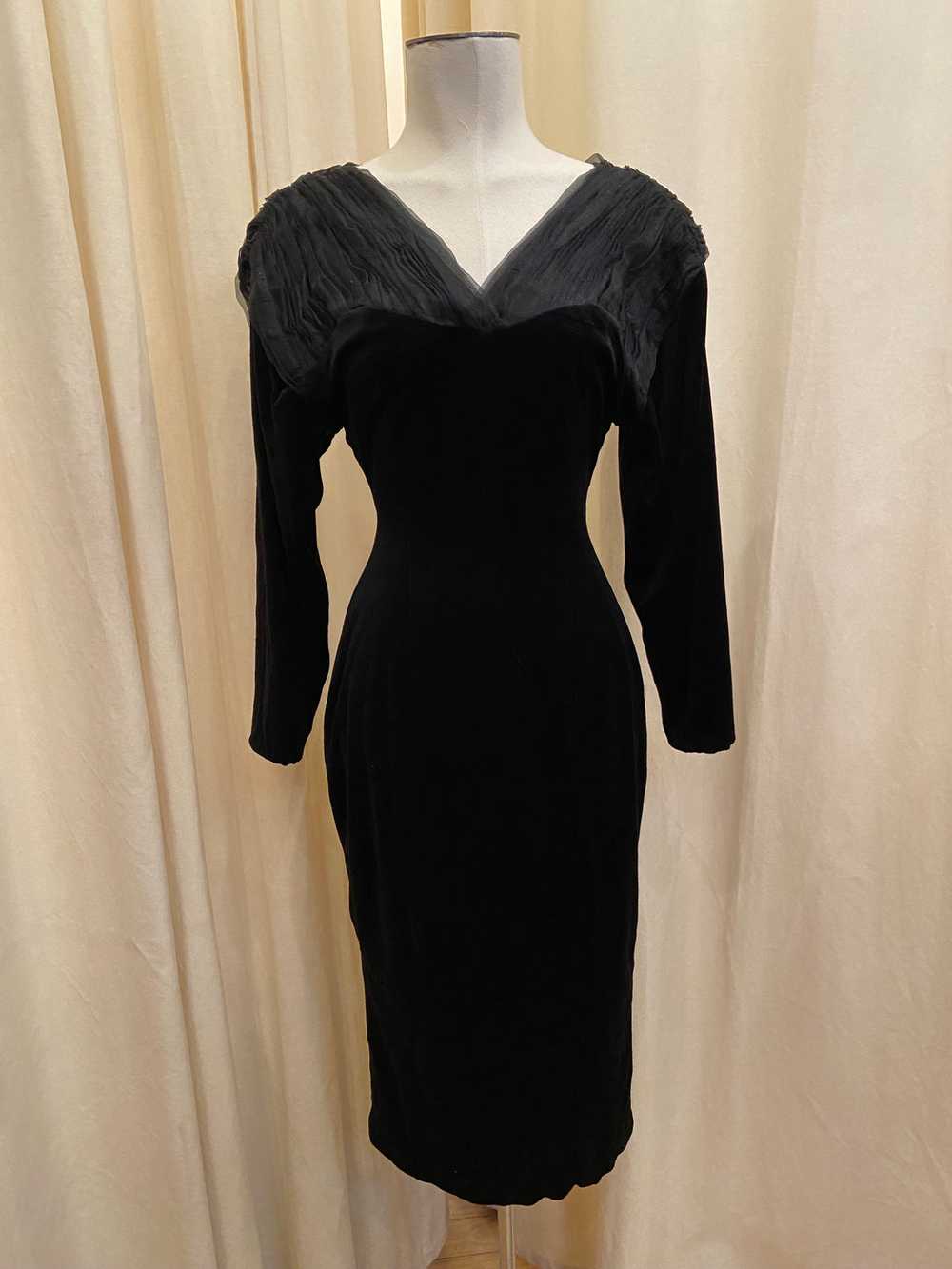 Vintage Oscare black velvet cocktail dress with c… - image 1