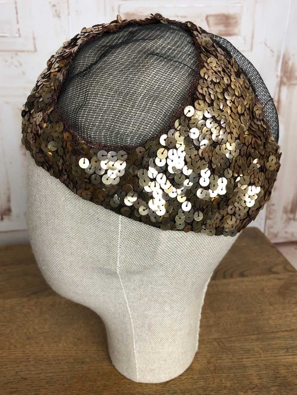 Cute Original 1930s Vintage Gold Sequinned Netted… - image 5