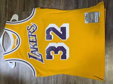 Press Pass Collectibles Lakers Magic Johnson HOF 02 Signed Yellow Macgregor Sand-Knit Jersey BAS Wit 3
