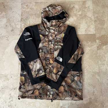 Supreme®️ x The North Face®️ - Mountain Light Jacket (Leaves Camo)