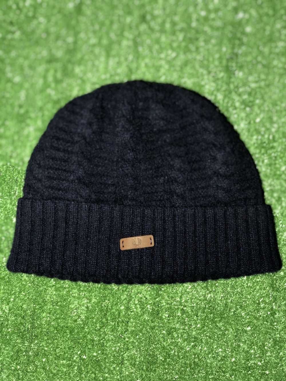 【秋冬おすすめ】FRED PERRY Emblem Logo Beanie Fred Perry Graphic Logo Gunmetal Grey Beanie | eBay
