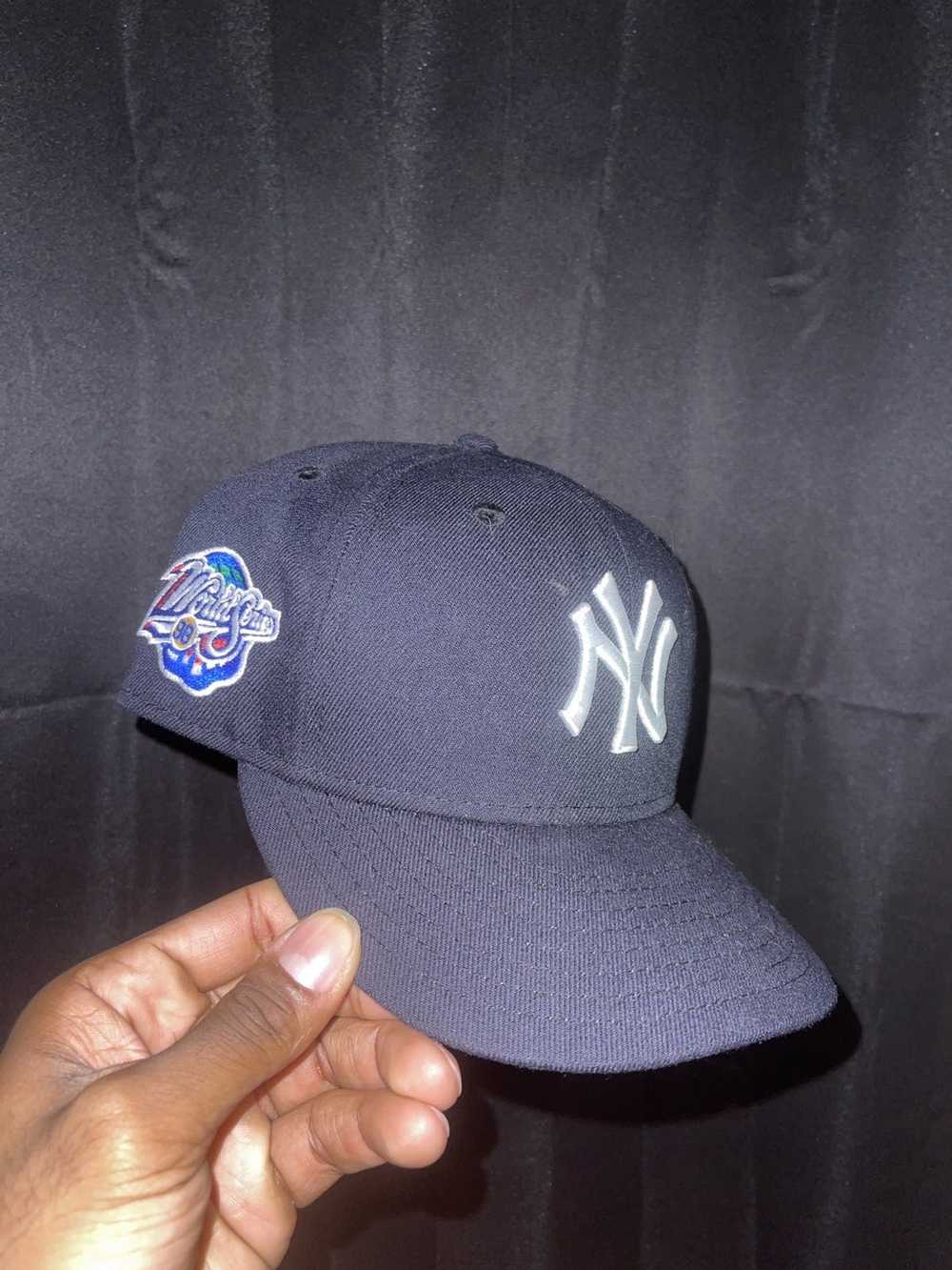 New Era Yankee fitted size 7 5/8 - image 1