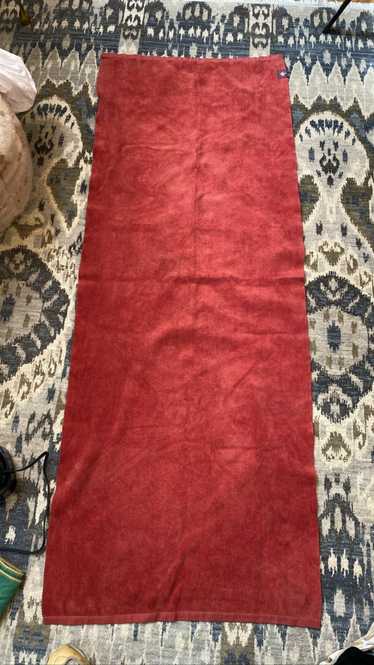 Custom MANDUKA EQUA® Yoga Mat Towel ⊛ RED/GREY ⊛ L