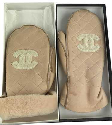 Chanel Chanel Quilted CC Logo Faux Shearling Mitt… - image 1