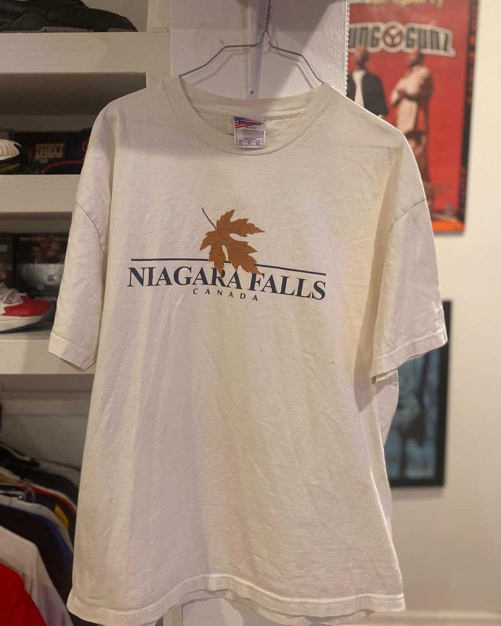 Vintage 90’s Niagara Falls tee. - image 1