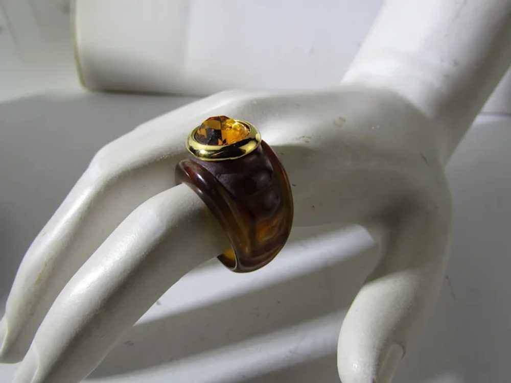 Joan Rivers Lucite Ring With Gold Tone Central Cr… - image 4