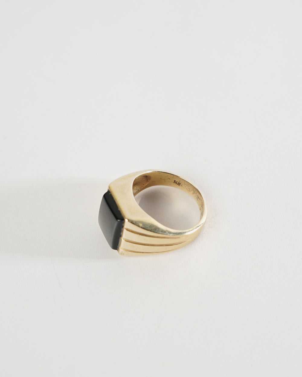 14k Gold Ring w/ Onyx / size: 8 - image 4