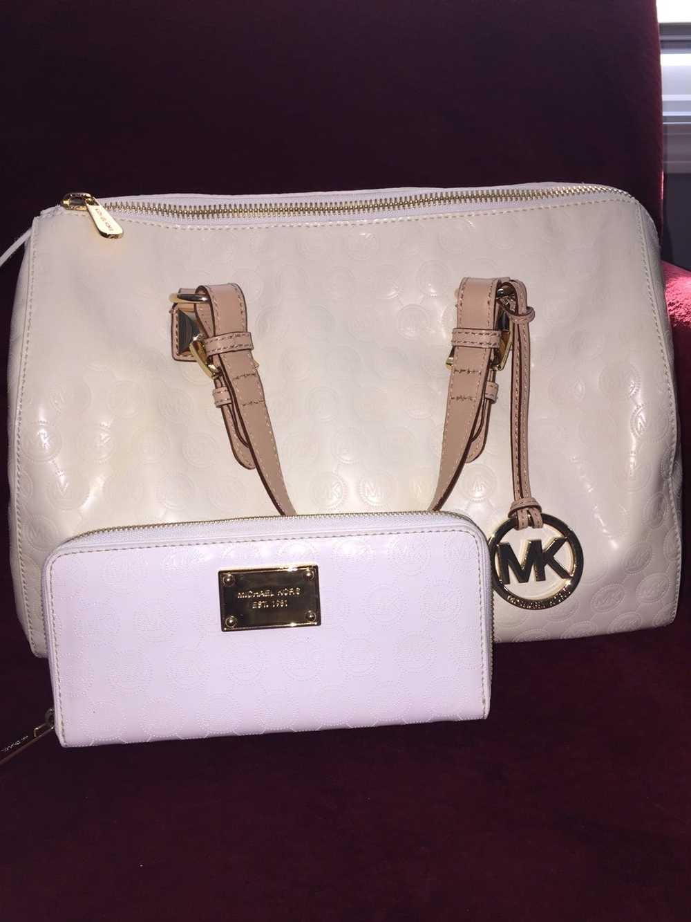 Michael Kors Large Top Handle Bad With Zippy Wall… - image 4