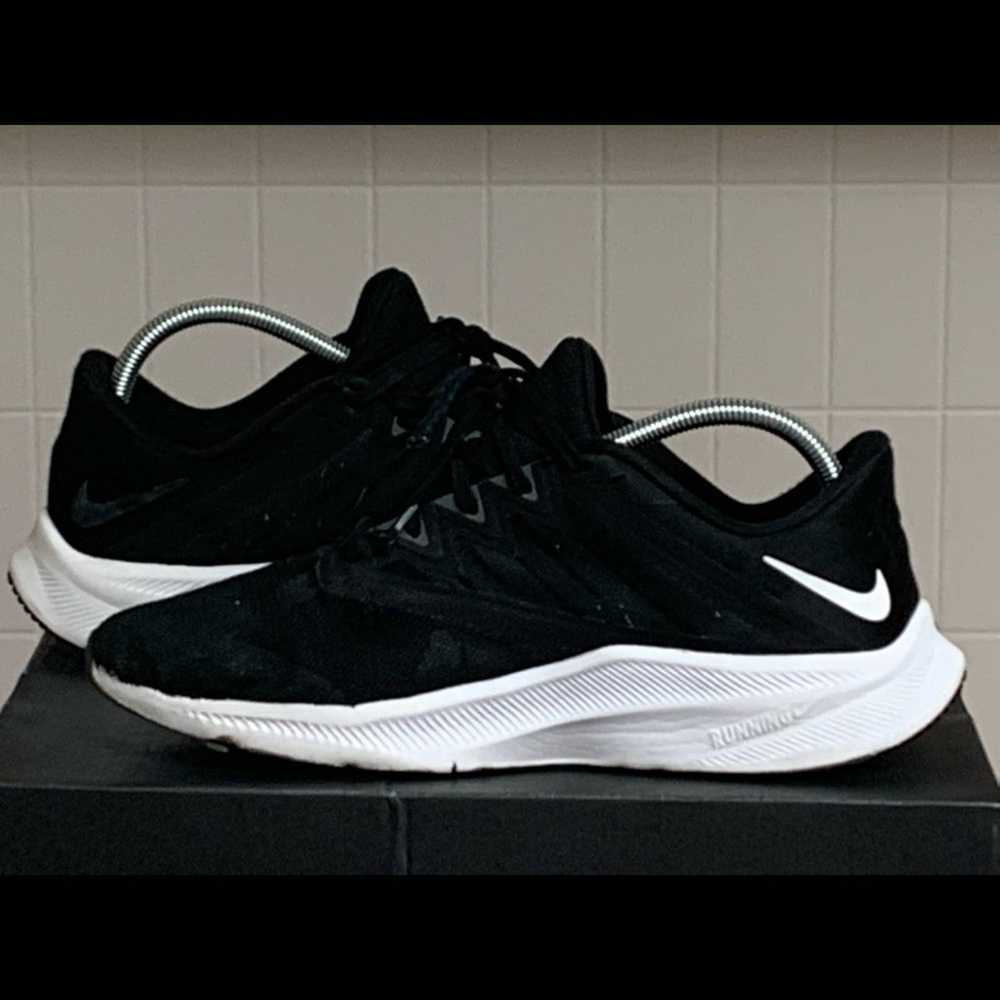 Nike MENS NIKE QUEST 3 LACE UP LOW RUNNING SHOES … - image 2