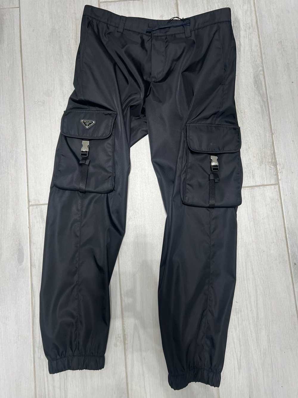 Prada Prada logo-plaque cargo pants - image 1