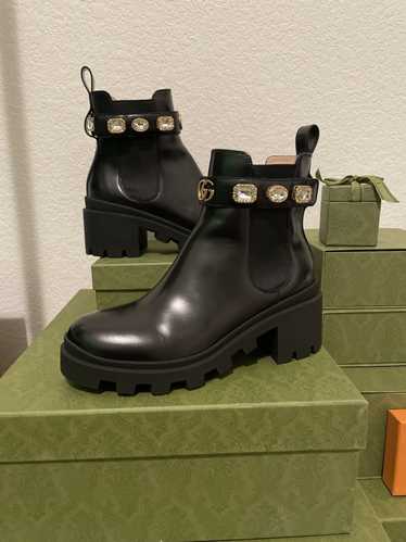 Gucci Gucci leather ankle boot with belt