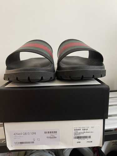 Gucci Men's Web rubber slide sandal (black)