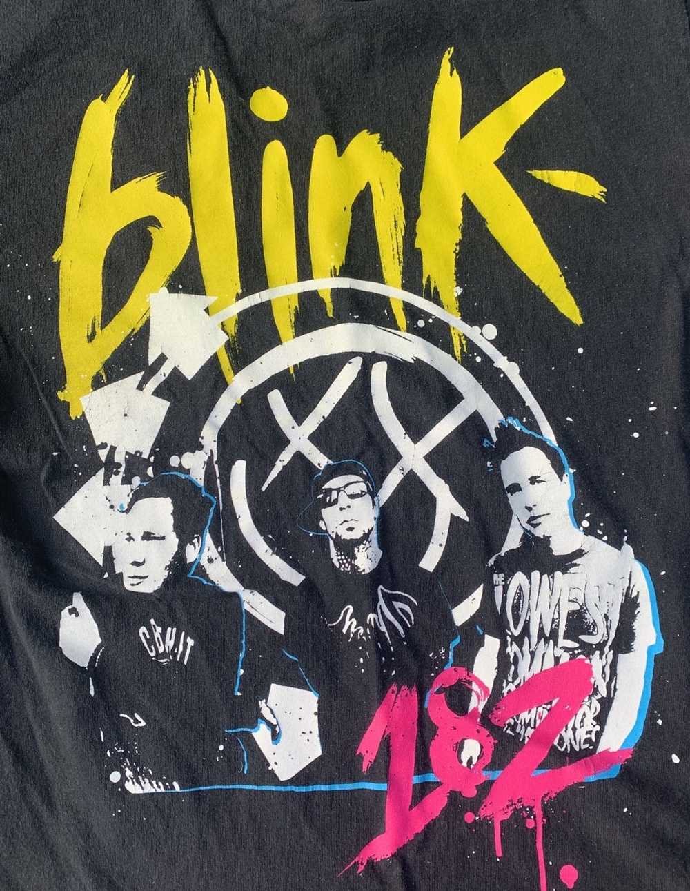 Vintage Vintage Blink 182 Tour T-Shirt 2009 - image 2