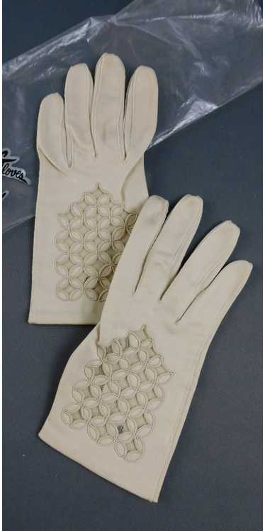 Vintage Ivory Gloves with Sheer Mesh Tops, size 6-