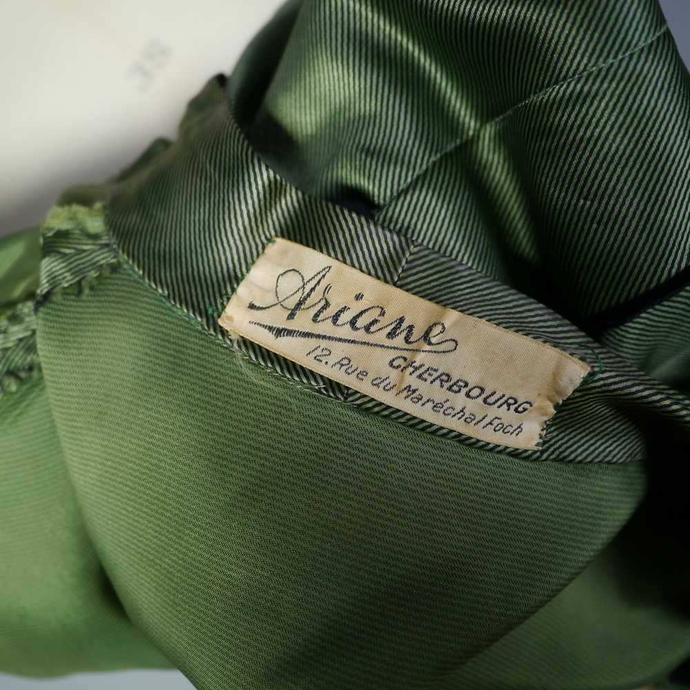 40s 50s GREEN AND BLACK SATIN DRESS WITH VELVET B… - image 10