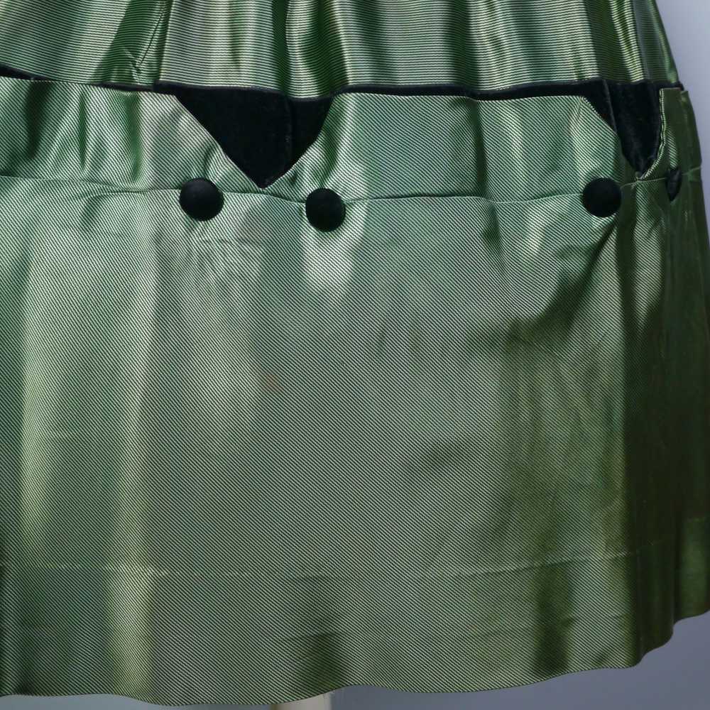 40s 50s GREEN AND BLACK SATIN DRESS WITH VELVET B… - image 11