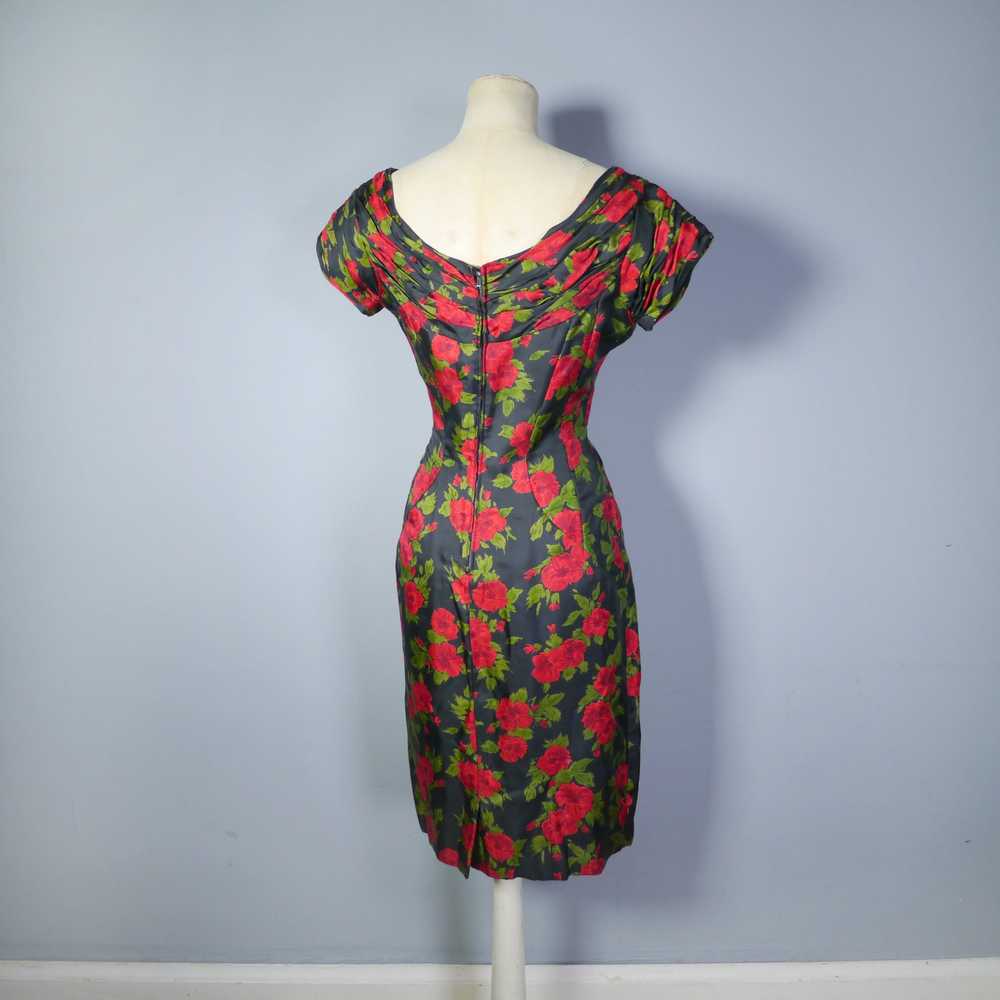 50s BLACK AND RED FLORAL KAY SEILIG DRAPED WIGGLE… - image 10
