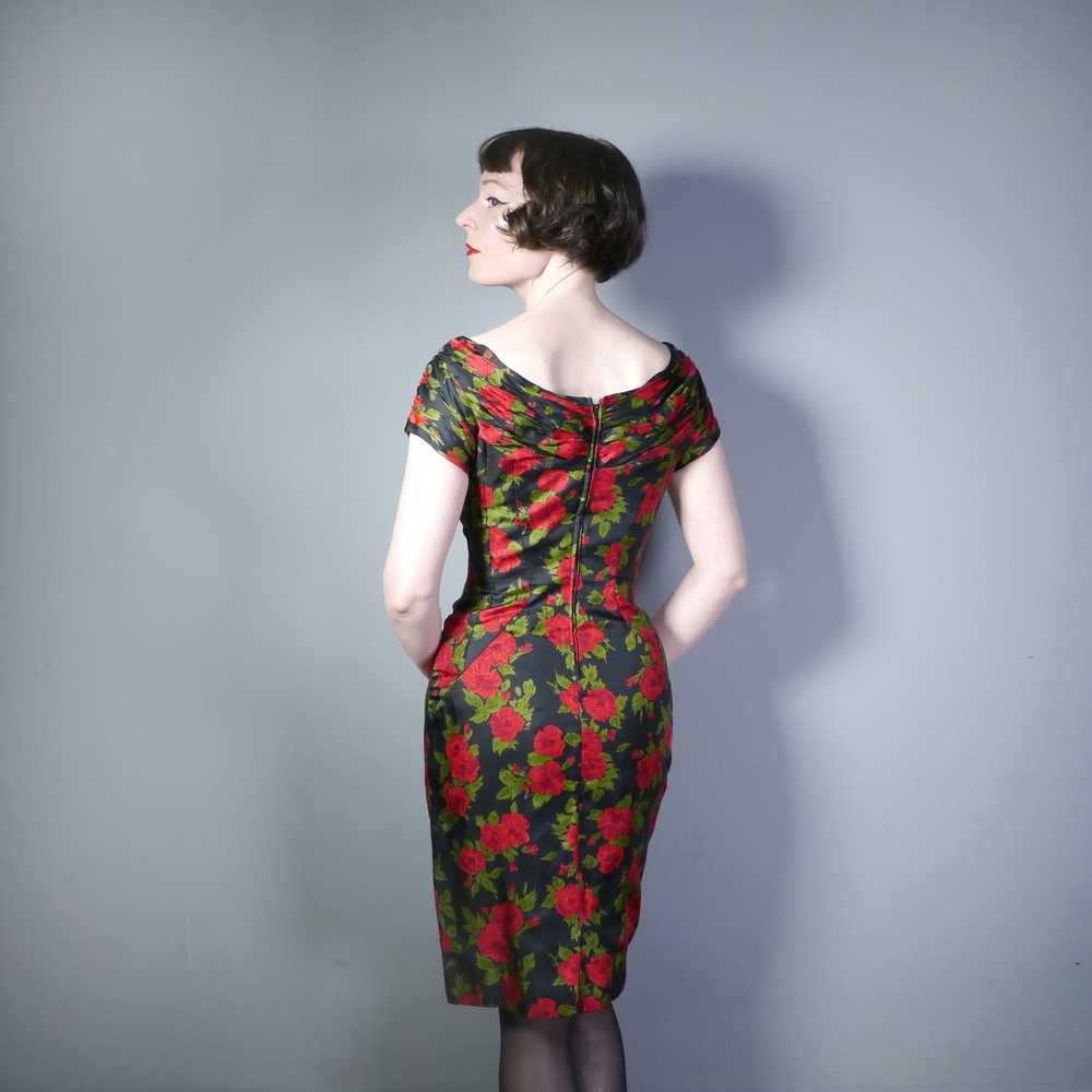 50s BLACK AND RED FLORAL KAY SEILIG DRAPED WIGGLE… - image 3
