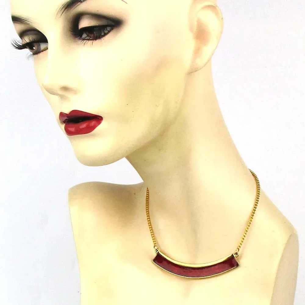 Modernist JOMAZ Red Enamel Gilt Necklace - image 2