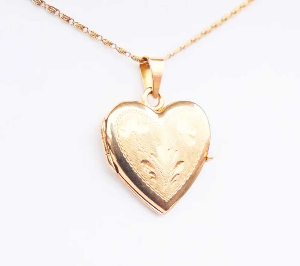 Old Floral Heart Picture Locket Pendant solid 18K… - image 2