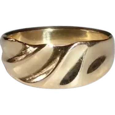 18k Yellow Gold Band Ring w Sensuous Ripple Design