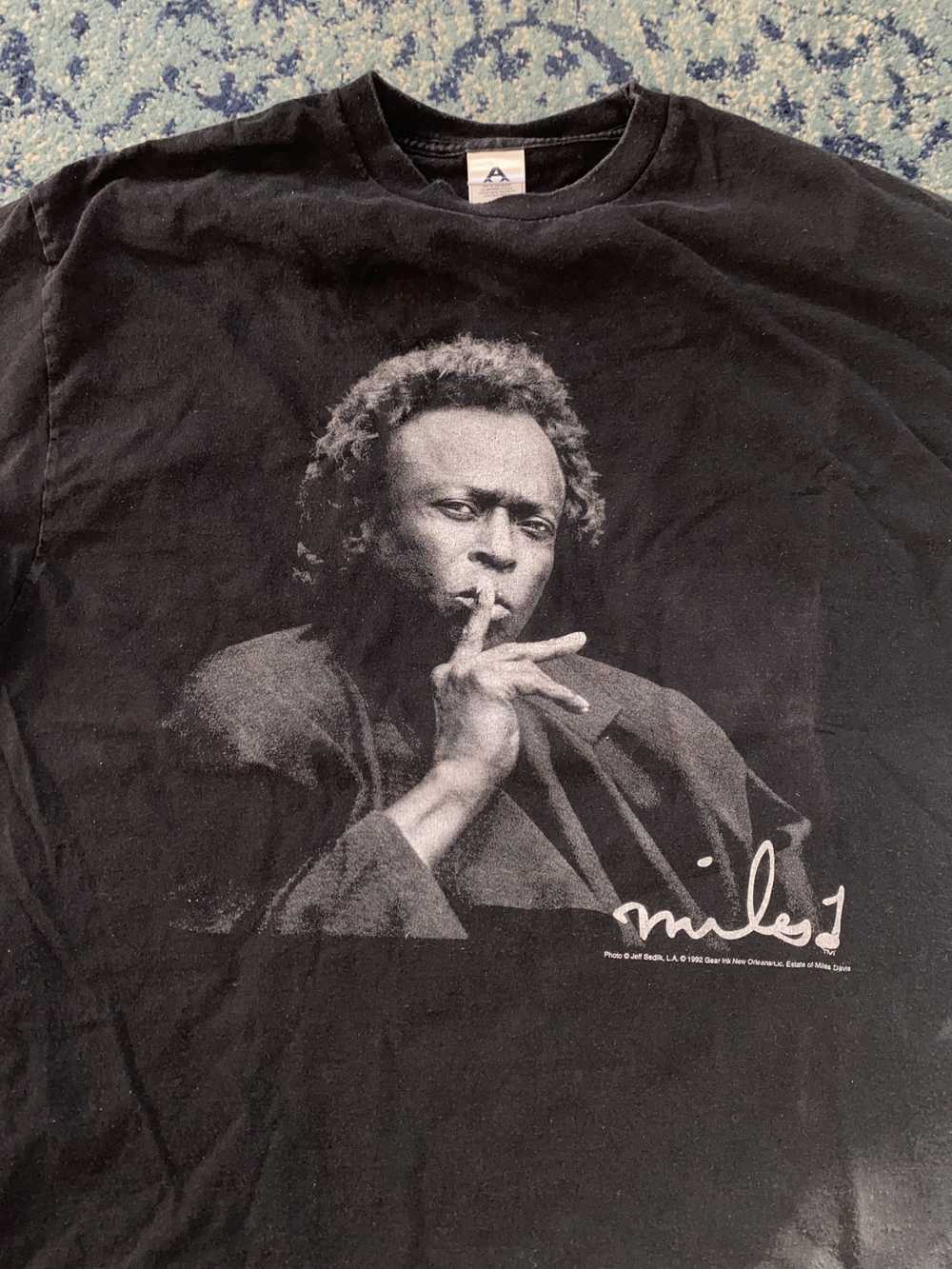 Vintage Vintage 1992 Miles Davis Tshirt - image 2