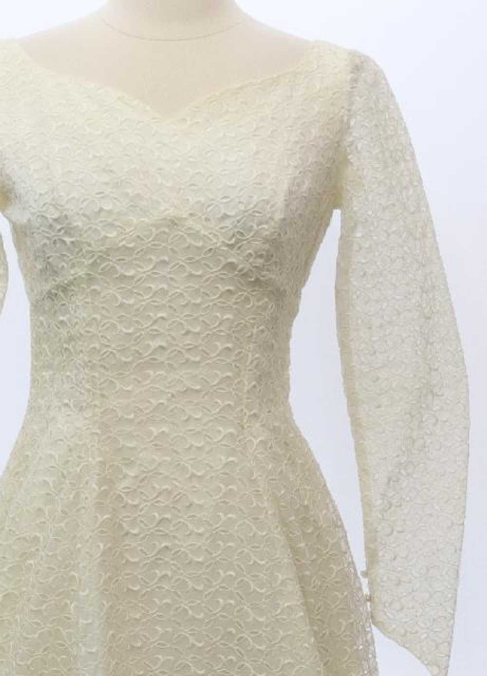 1960's Wedding Dress - image 2