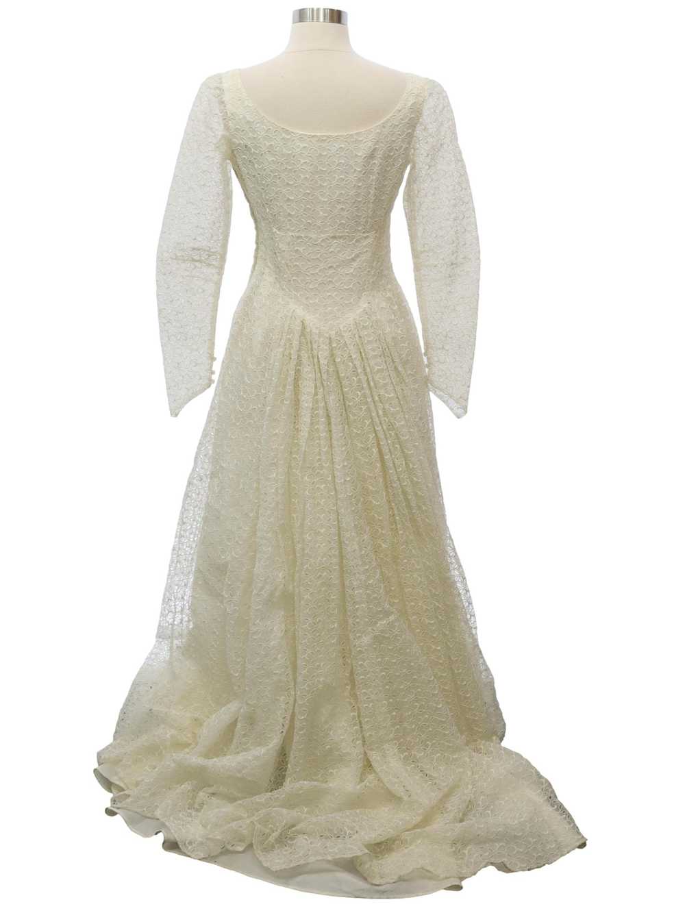 1960's Wedding Dress - image 3
