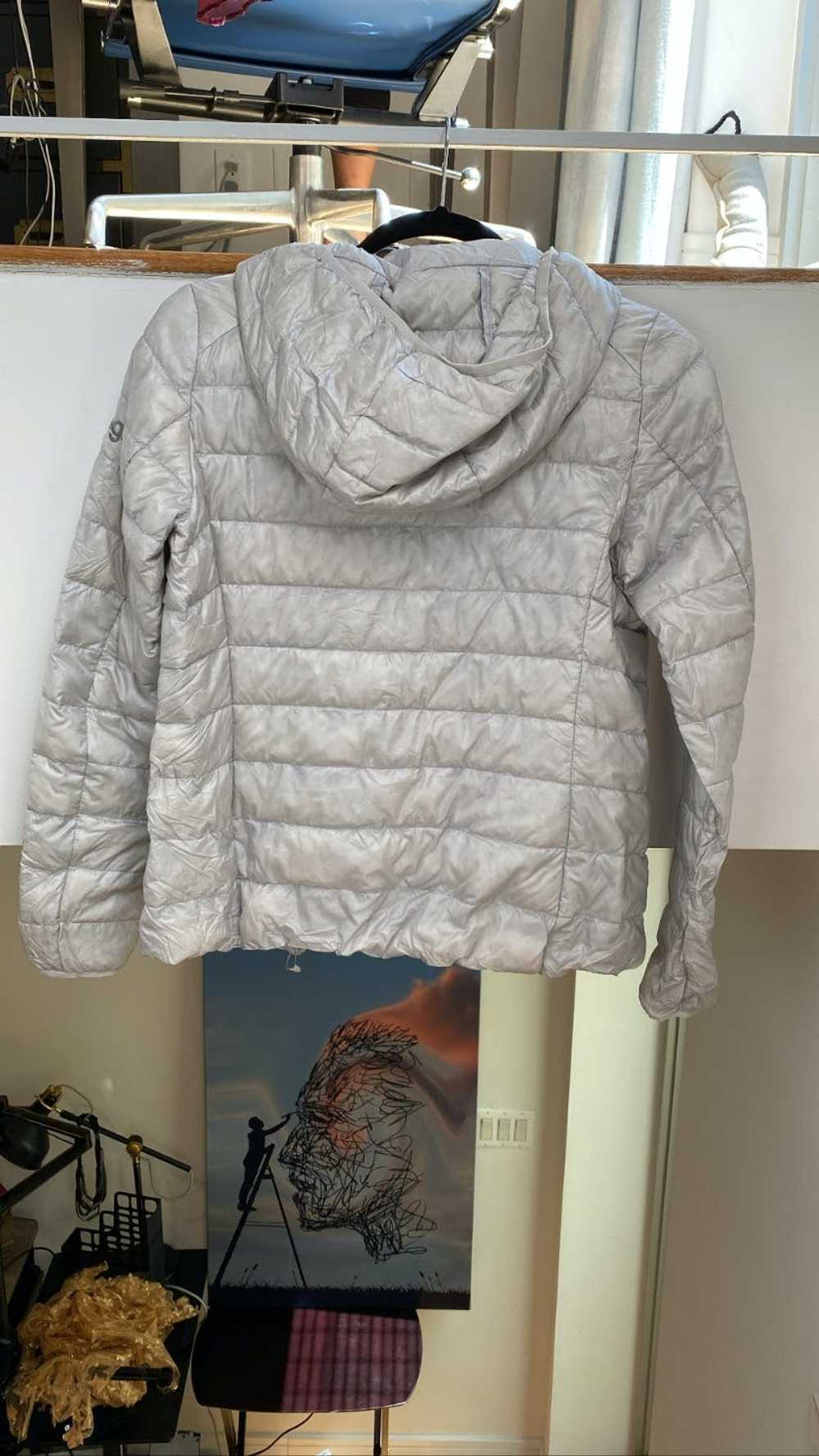 Uniqlo UNQILO Ultra Light Down Jacket ⊛ LIGHT SIL… - image 2