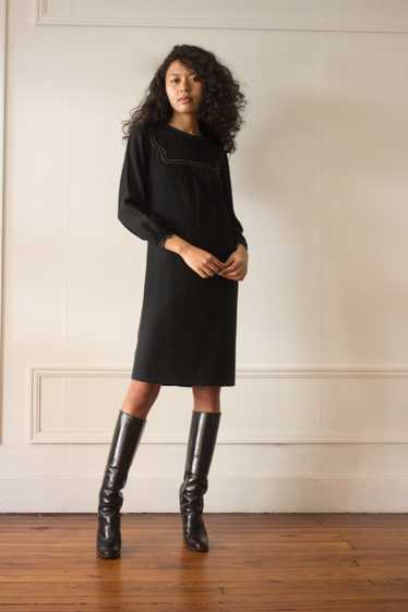 1960s Black Shift Dress with Contrast Stitching - image 1