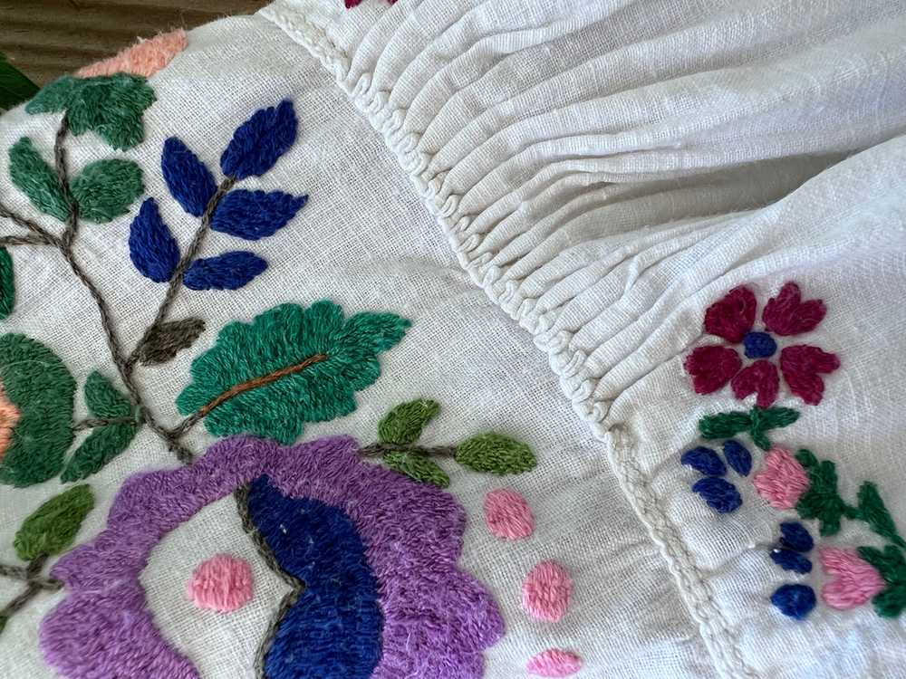 RARE! 1930's Homespun Cotton Colourful Floral Emb… - image 12