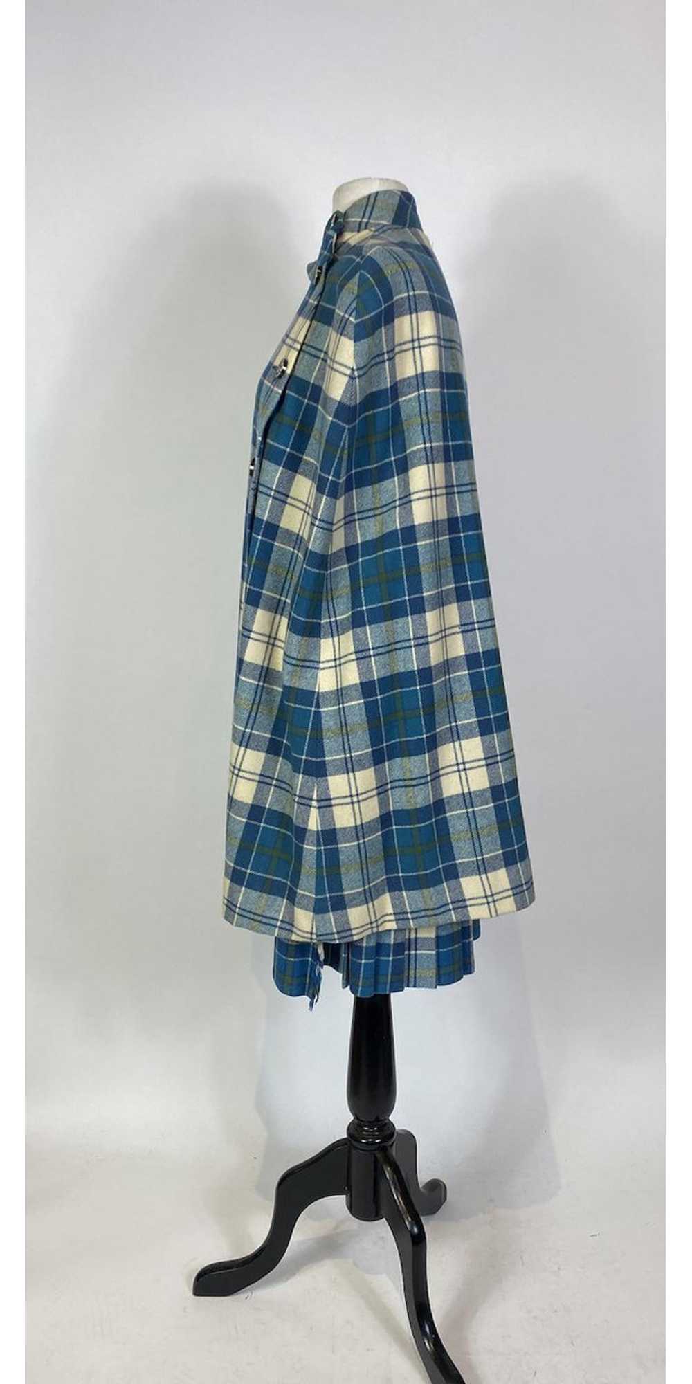 1960s Laird Porch of Scotland Plaid Wool Cape and… - image 4