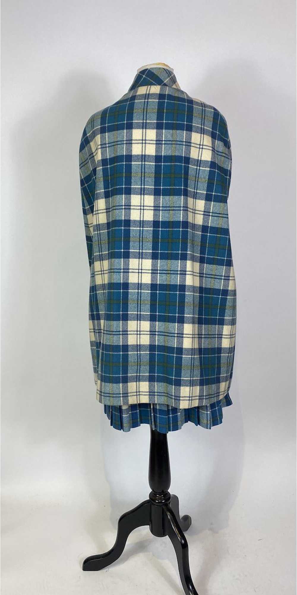 1960s Laird Porch of Scotland Plaid Wool Cape and… - image 5