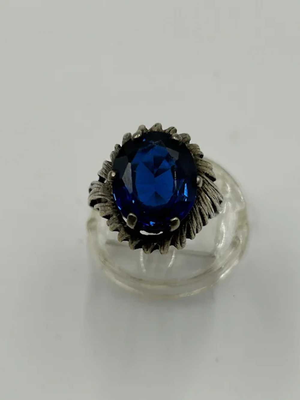 Old Vintage Blue Glass Ring Size 6.5 Raised Desig… - image 3