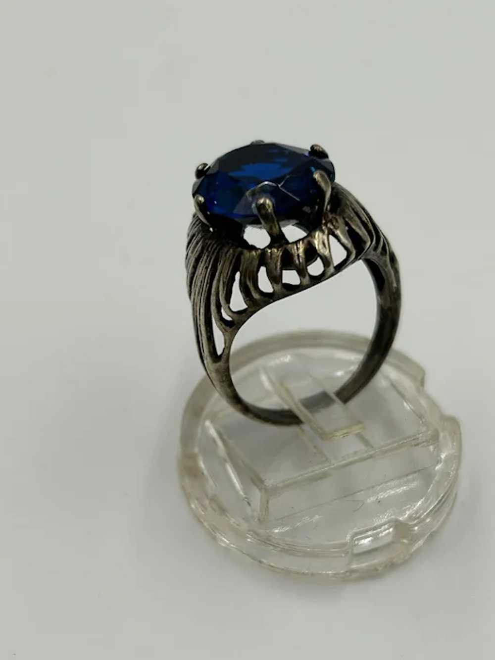 Old Vintage Blue Glass Ring Size 6.5 Raised Desig… - image 6