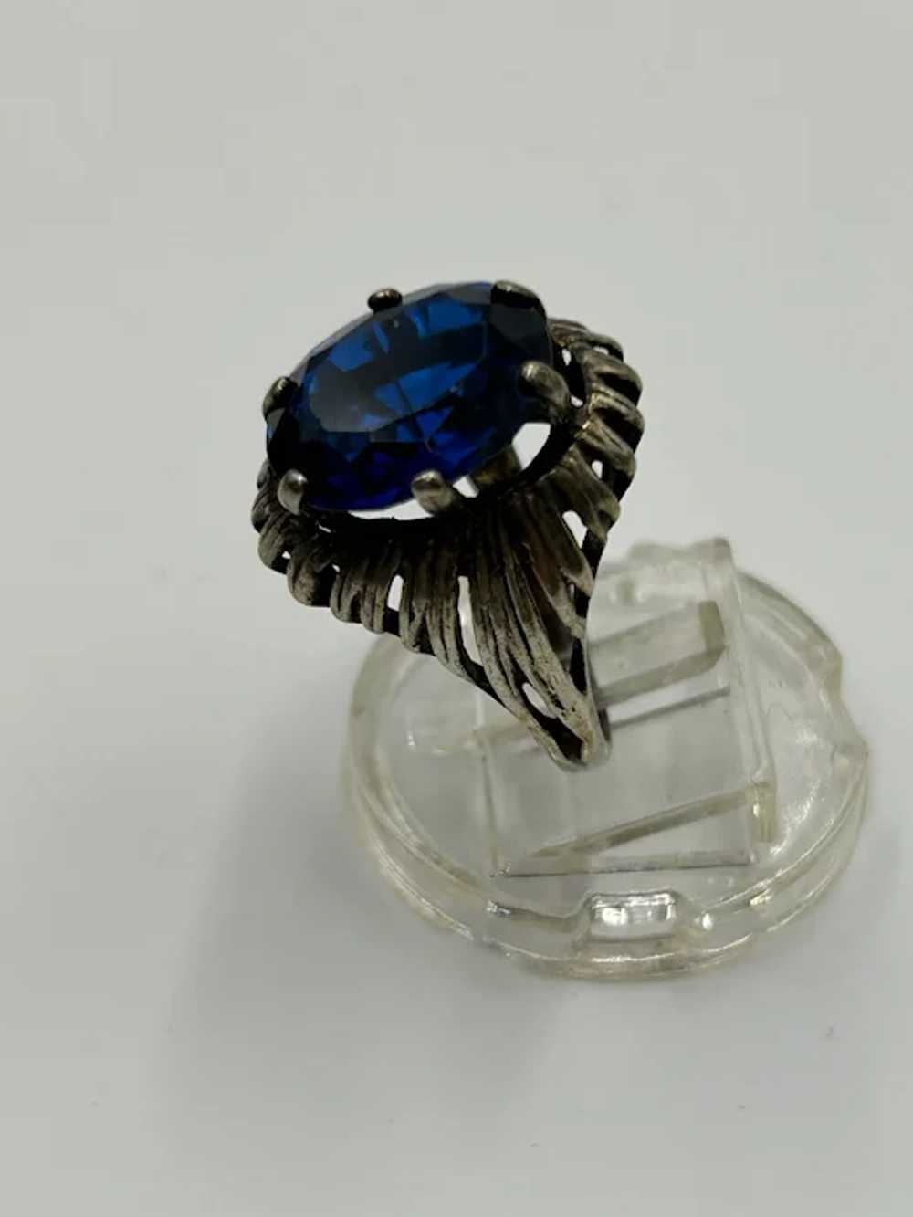 Old Vintage Blue Glass Ring Size 6.5 Raised Desig… - image 7