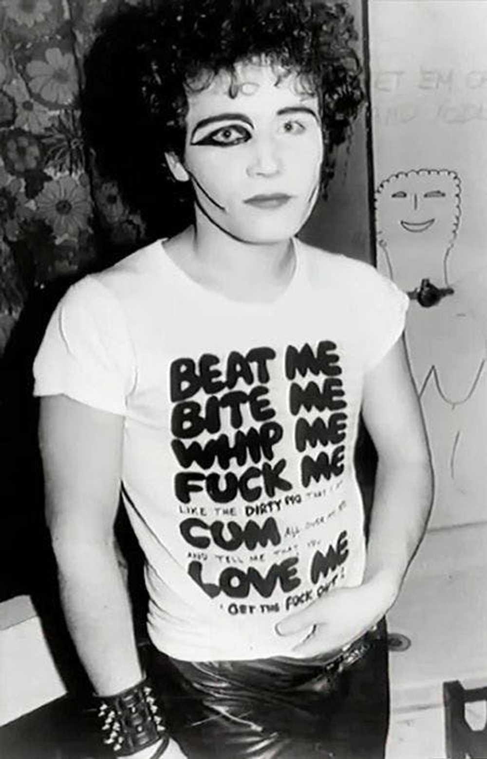 Vintage Vintage 80s Beat Me Bite Me T-Shirt - image 5