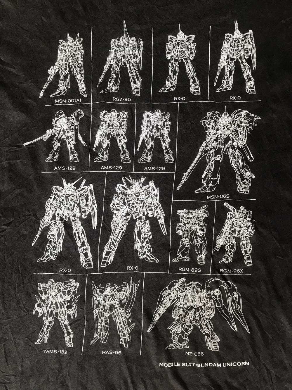 Japanese Brand × Streetwear × Uniqlo GUNDAM ILLUS… - image 2