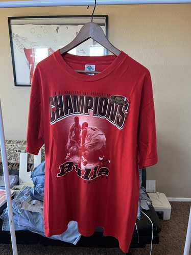 1998 chicago best sale bulls championship shirt