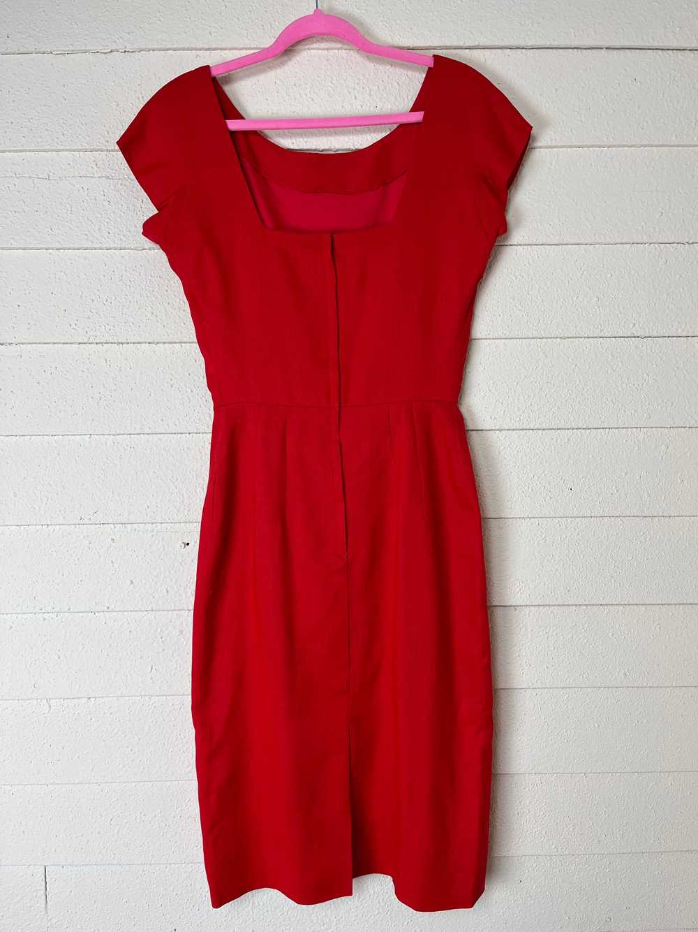 1950s CHERRY RED TALON ZIPPER SQUARE BACK DRESS M… - image 5