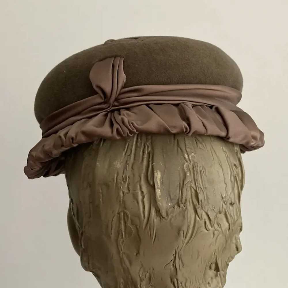 1940's Brown Fur Felt Hat With Mauve Satin Brim W… - image 3
