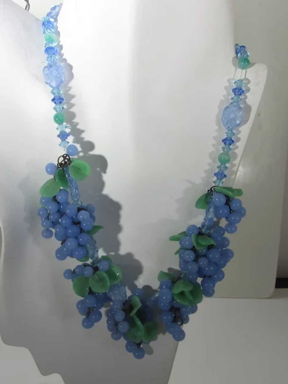 Vintage Art Glass Beaded Necklace Grape Themed in… - image 3