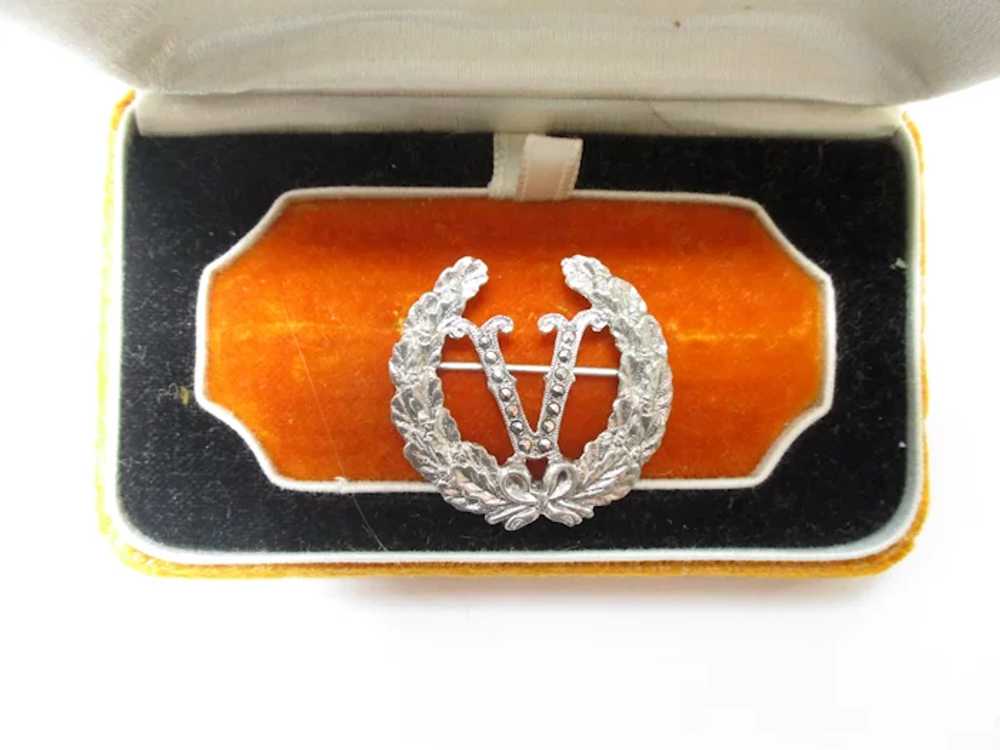 WWII Victory Pin V for Victory Brooch Sterling Ma… - image 3