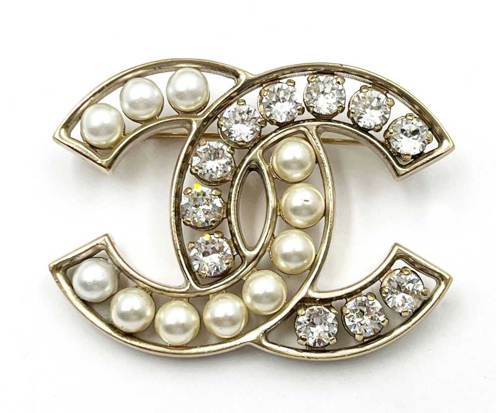 Chanel Chanel Gold Frame Pearl Crystal Large Broo… - image 1