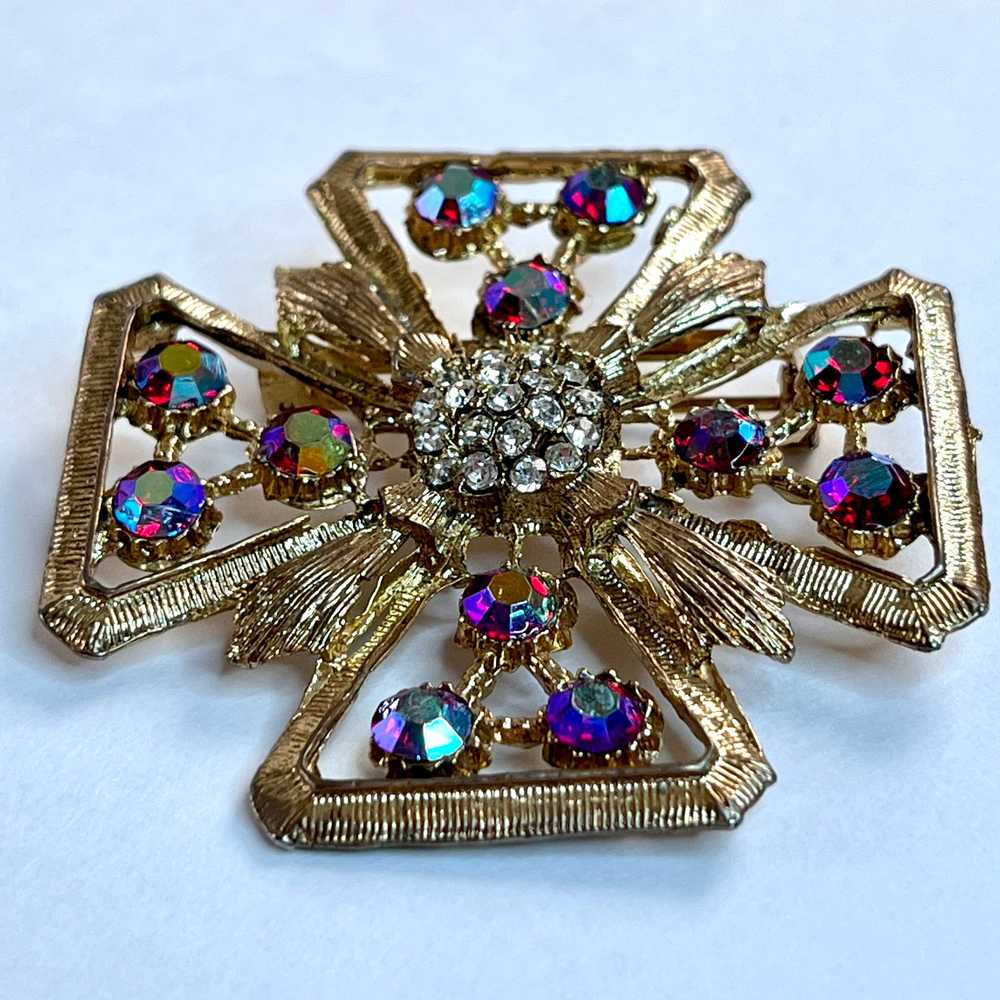 1960s Unsigned Maltese Cross Rhinestone Brooch - image 2