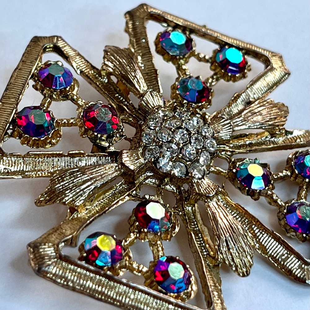 1960s Unsigned Maltese Cross Rhinestone Brooch - image 3