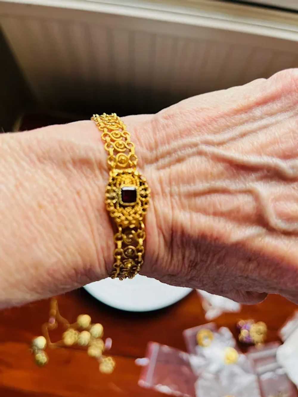 18 carat gold garnet bracelet, Early Victorian - image 3