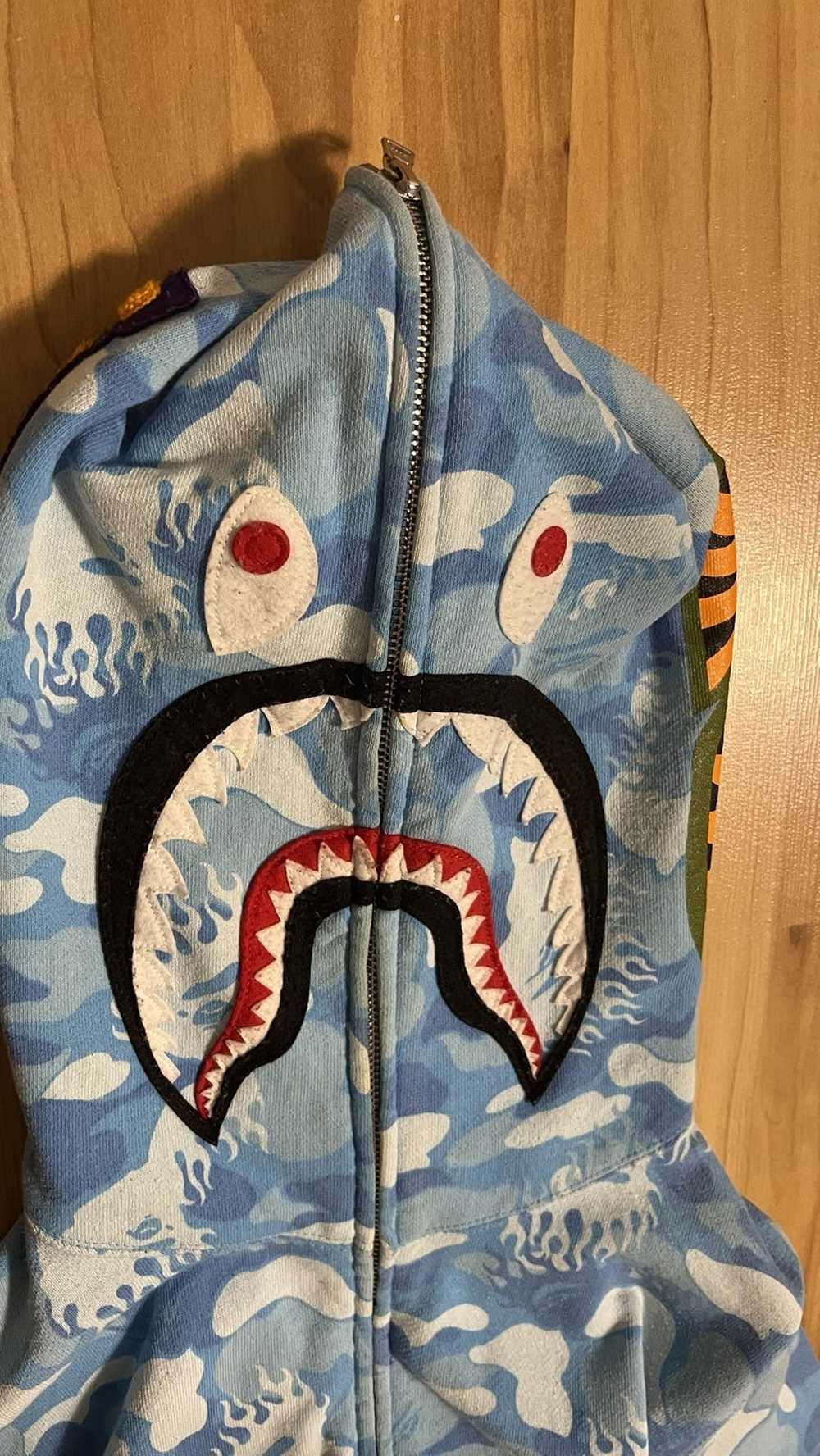 Bape Bape shark fire camo blue Gem