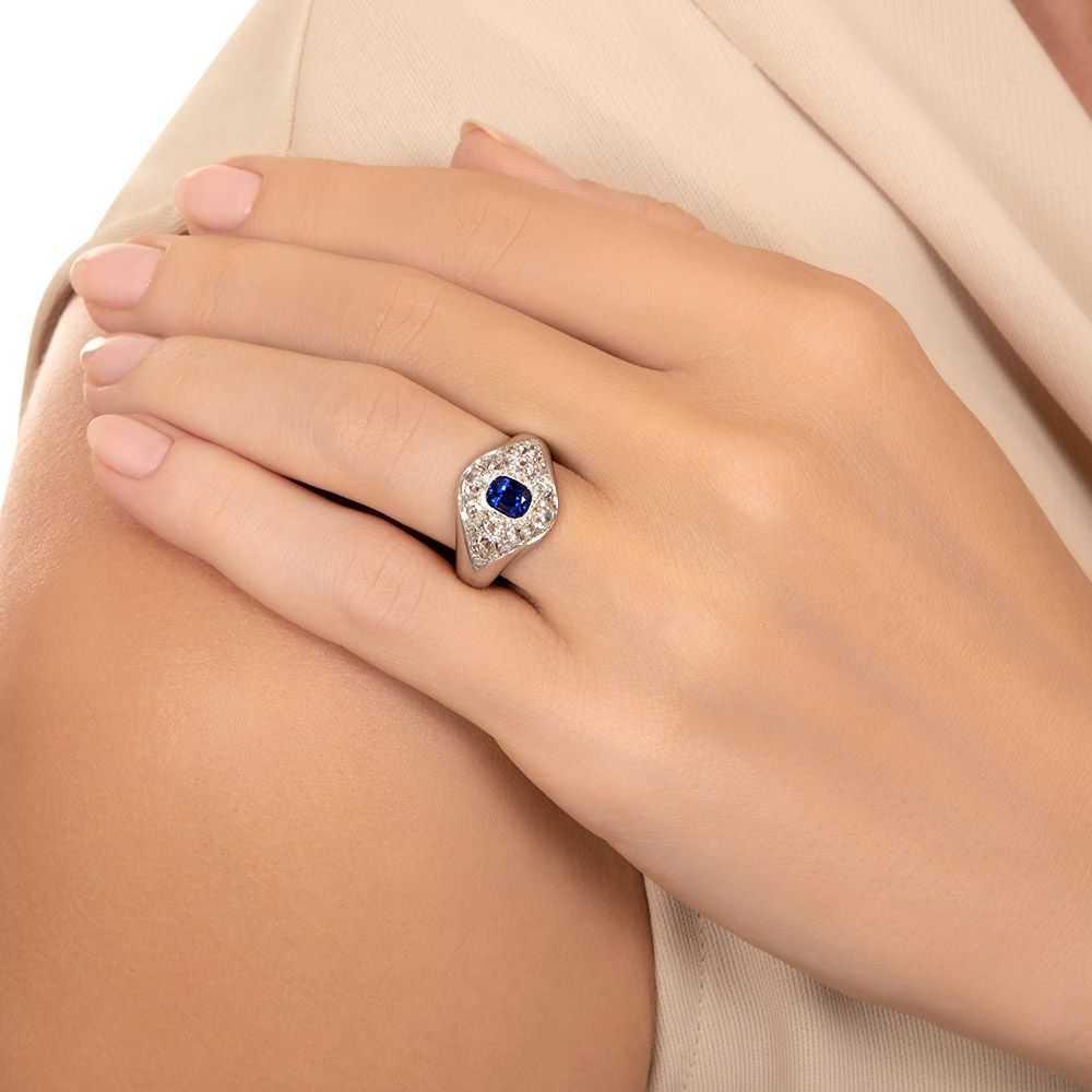 Vintage .60 Carat Sapphire and Diamond Ring - image 5